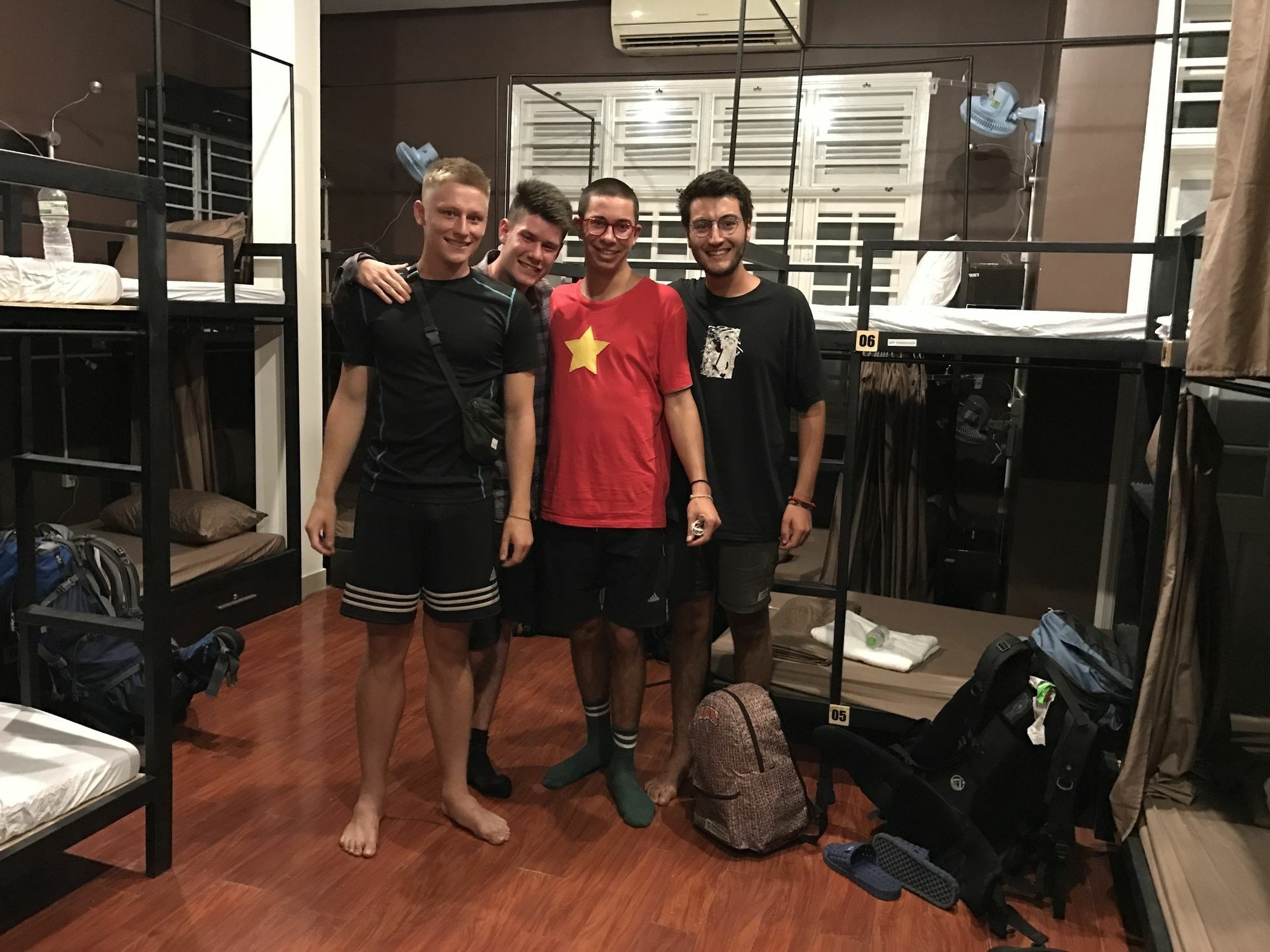 4 Seasons Hostel Danang Экстерьер фото